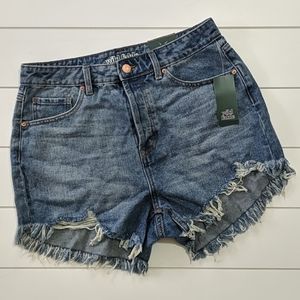 High rise denim shorts!